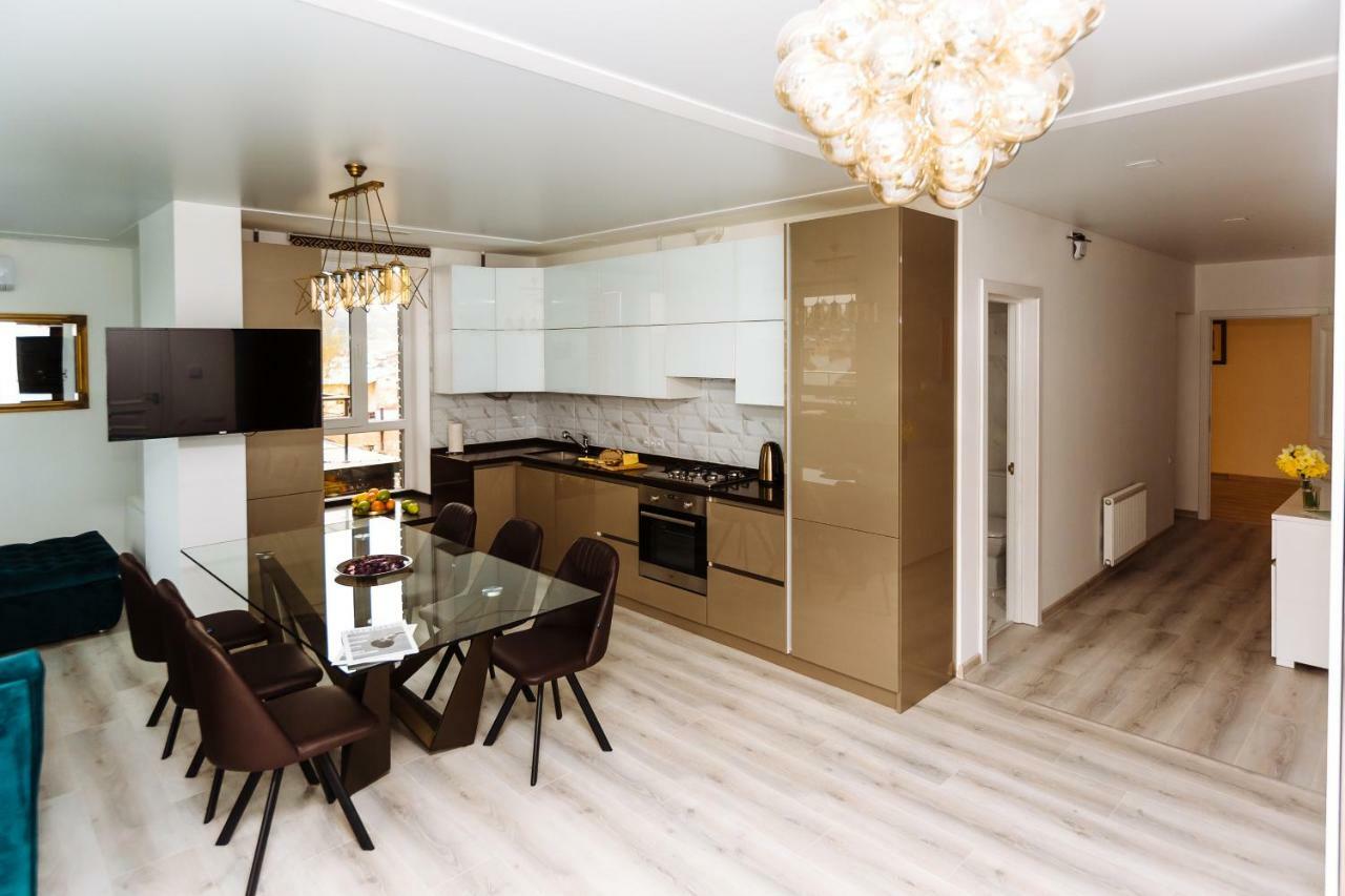 Luxury Terrace View Apartment! Lviv Eksteriør bilde